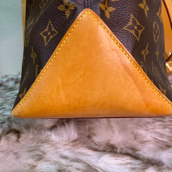 LOUIS VUITTON MONOGRAM CABAS MEZZO - Picture 7 of 15